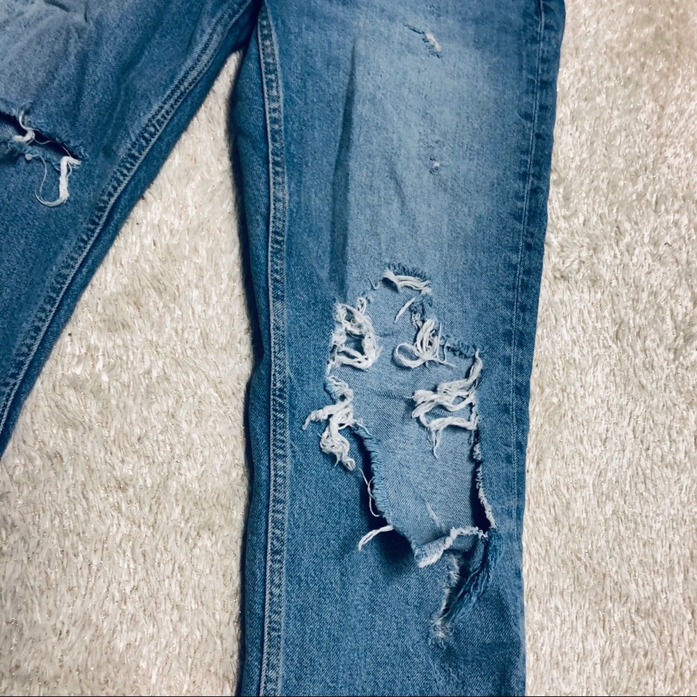 🌟H&M boyfriend ripped jeans 🌟 - Picture 4 of 7